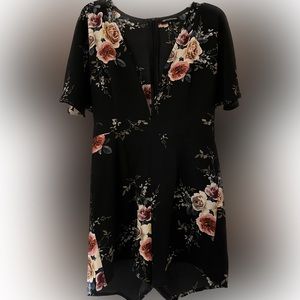 PRETTY LITTLE THING romper size 8 UK sizing.